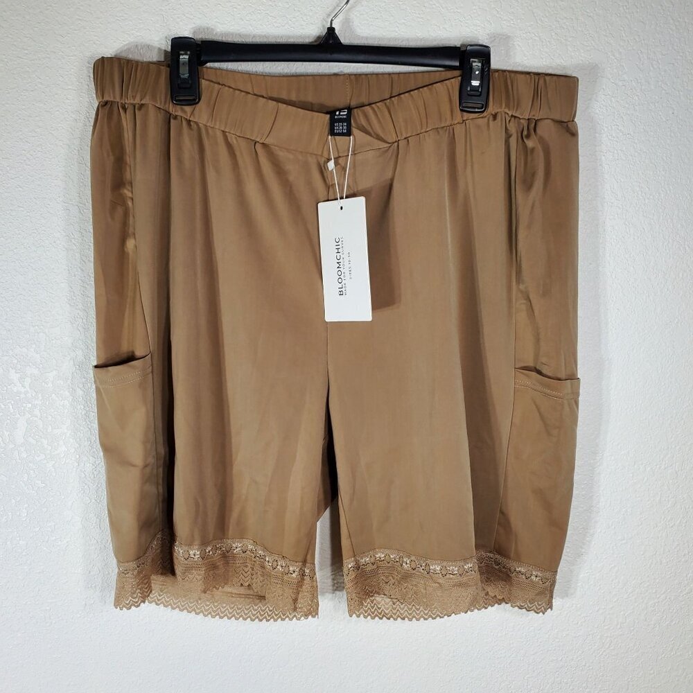 Bloomchic Womens Plus Size 22-24 Beige Bloomers Under Shorts With Lace Trim NWT